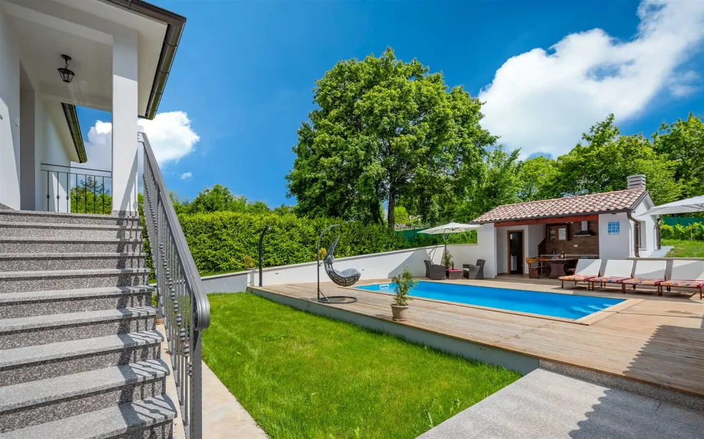 Tranquil Family Villa Escape Pazin
