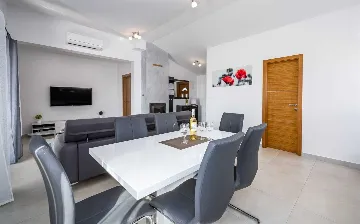 Tranquil Family Villa Escape Pazin