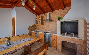 Tranquil Family Villa Escape Pazin