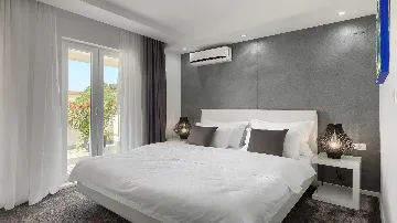 Villa with Pool and Sauna in Rovinjsko Selo