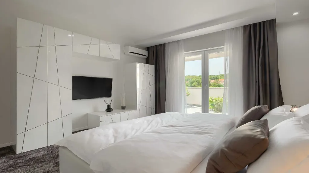 Villa with Pool and Sauna in Rovinjsko Selo