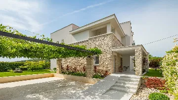 Villa with Pool and Sauna in Rovinjsko Selo