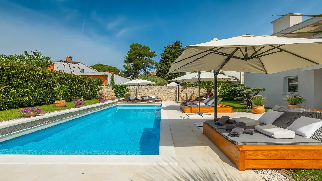 Villa with Pool and Sauna in Rovinjsko Selo