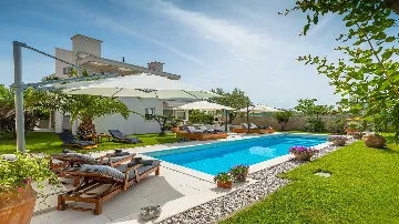 Villa with Pool and Sauna in Rovinjsko Selo