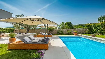 Villa with Pool and Sauna in Rovinjsko Selo