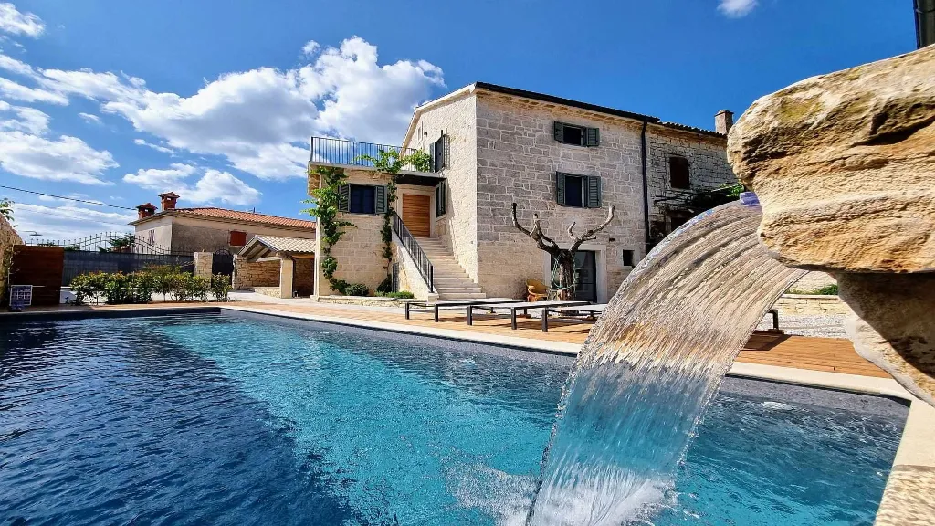 Villa in Jakovići for Up to 8 Guests