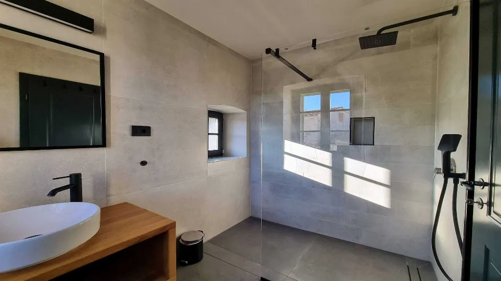 Villa in Jakovići for Up to 8 Guests