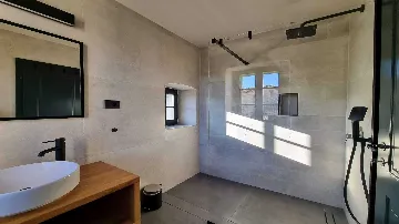 Villa in Jakovići for Up to 8 Guests