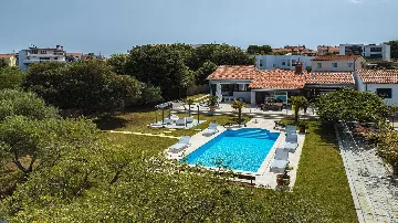 Pješčana Uvala Villa for Up to 8 Guests