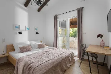 Sea View Villa for 10 Guests in Fažana