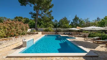 Sea View Villa for 10 Guests in Fažana