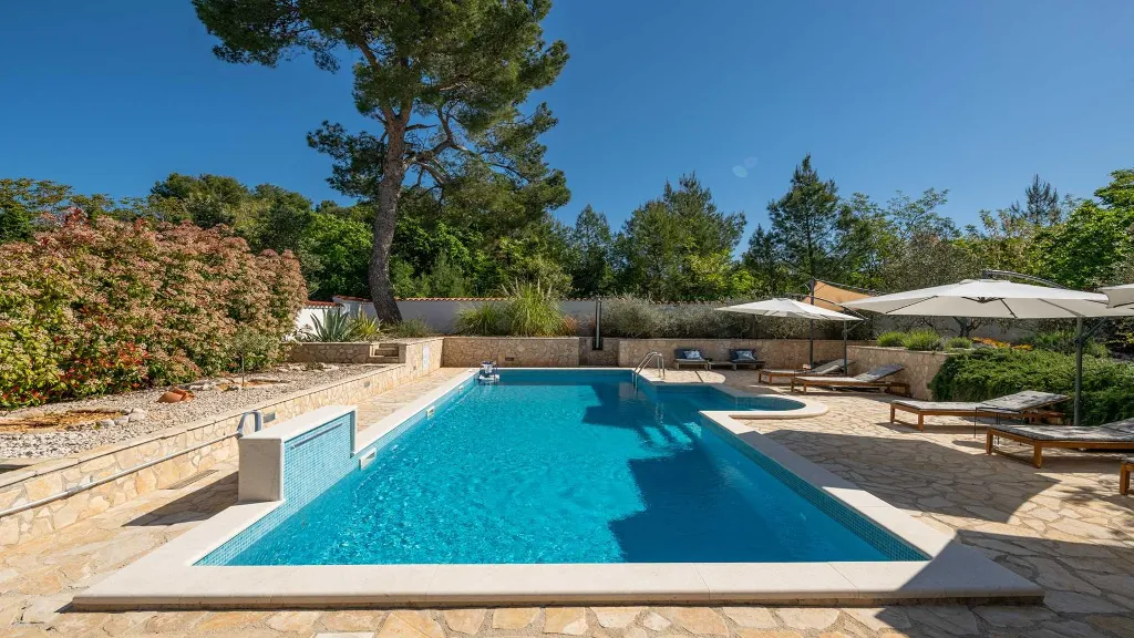 Sea View Villa for 10 Guests in Fažana