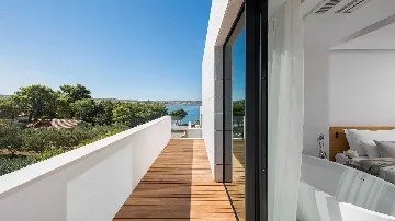 4-Bedroom Villa for 8 Guests in Starigrad