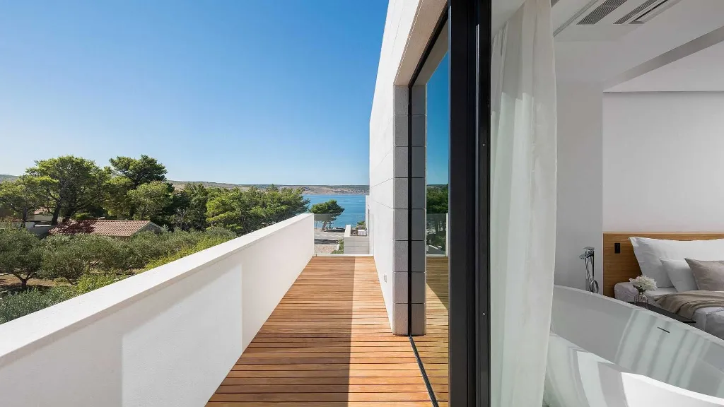 4-Bedroom Villa for 8 Guests in Starigrad