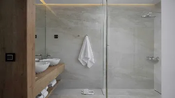 4-Bedroom Villa for 8 Guests in Starigrad