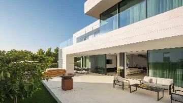 4-Bedroom Villa for 8 Guests in Starigrad