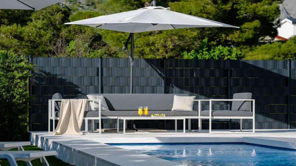 4-Bedroom Villa for 8 Guests in Starigrad