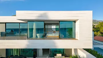 4-Bedroom Villa for 8 Guests in Starigrad