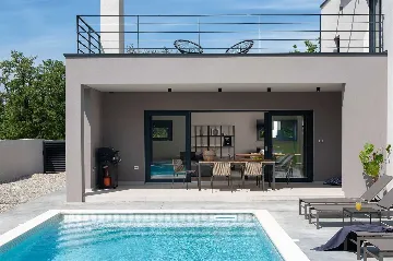 4-Bedroom Villa with Pool in Vodnjan