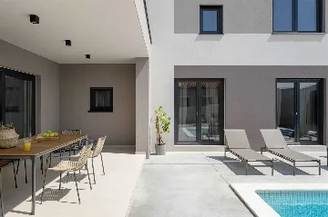 4-Bedroom Villa with Pool in Vodnjan