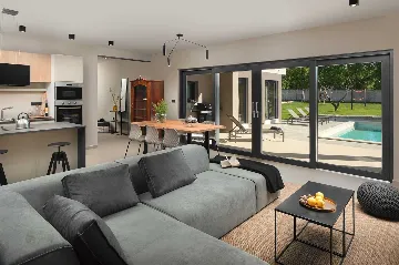 4-Bedroom Villa with Pool in Vodnjan