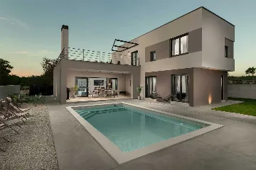 4-Bedroom Villa with Pool in Vodnjan