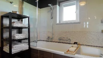 3-Bedroom Villa for 5 Guests in Novigrad