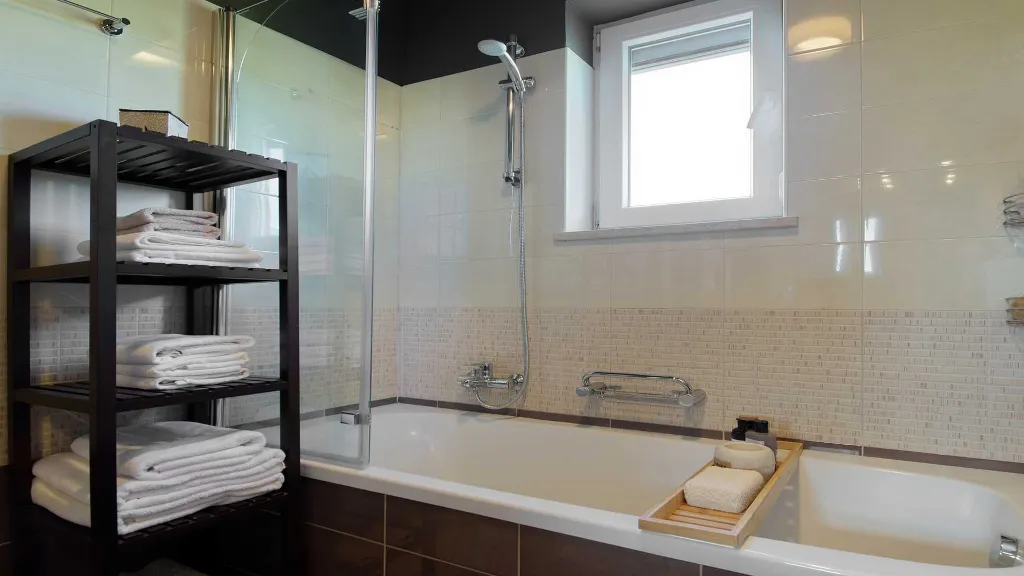 3-Bedroom Villa for 5 Guests in Novigrad