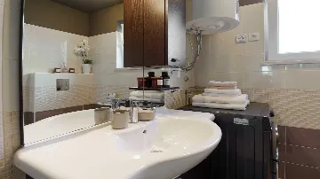 3-Bedroom Villa for 5 Guests in Novigrad