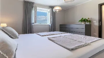 3-Bedroom Villa for 5 Guests in Novigrad