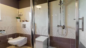 3-Bedroom Villa for 5 Guests in Novigrad