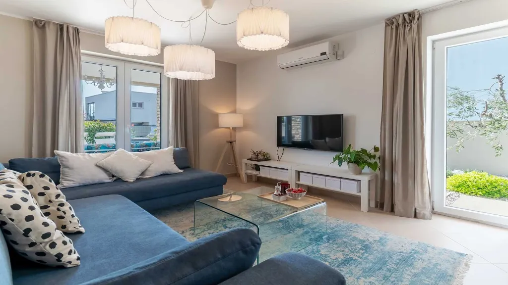 3-Bedroom Villa for 5 Guests in Novigrad
