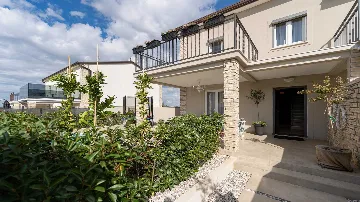 3-Bedroom Villa for 5 Guests in Novigrad