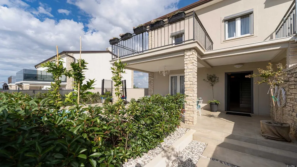 3-Bedroom Villa for 5 Guests in Novigrad