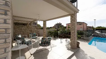 3-Bedroom Villa for 5 Guests in Novigrad