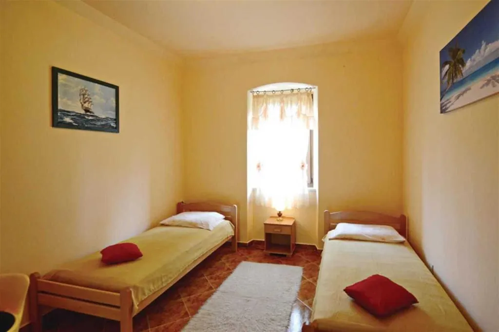 Villa with Pool in Labin for 12 Guests