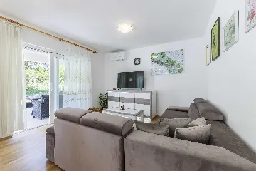 Villa with Pool in Labin for 12 Guests