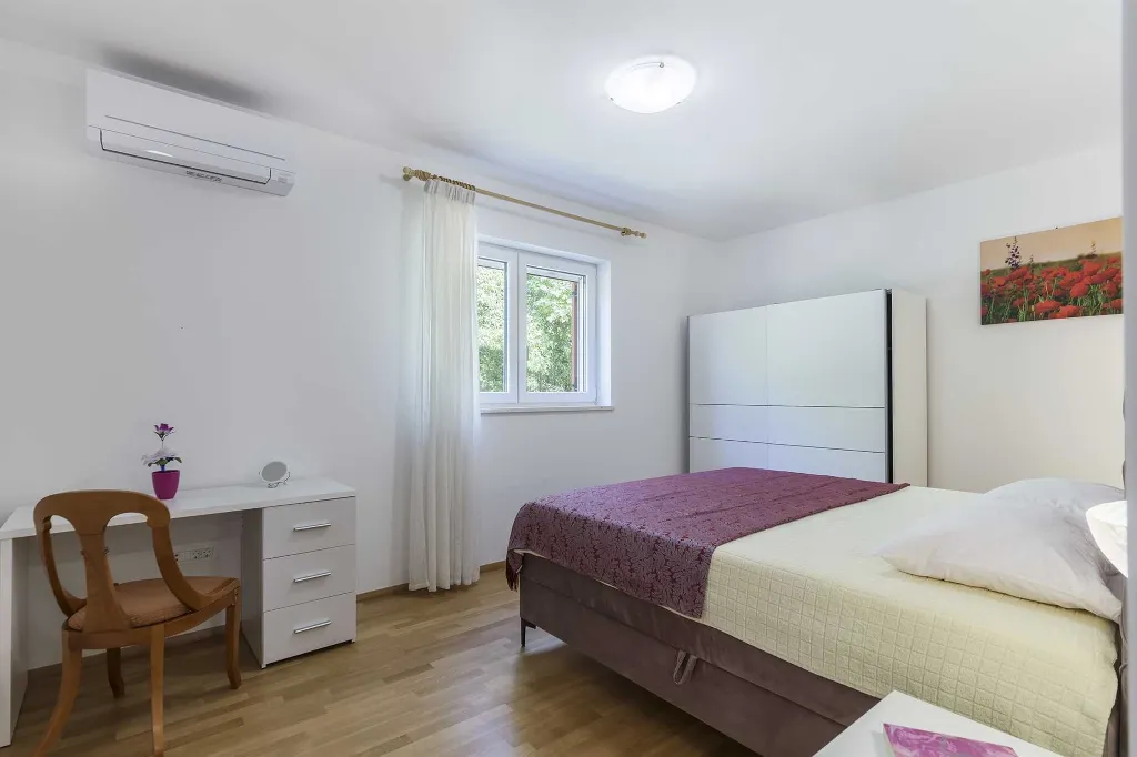 Villa with Pool in Labin for 12 Guests
