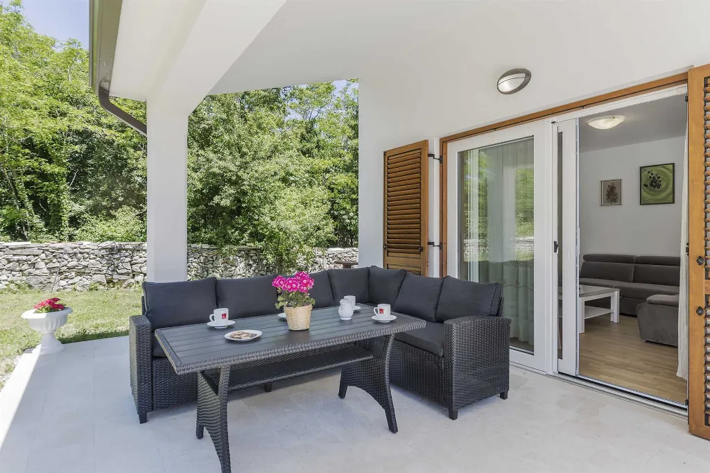 Villa with Pool in Labin for 12 Guests