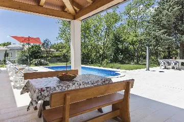 Villa with Pool in Labin for 12 Guests