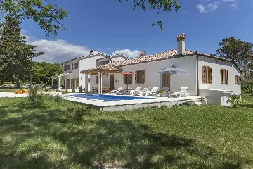 Villa with Pool in Labin for 12 Guests