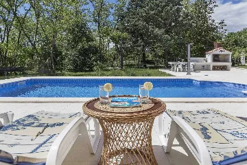 Villa with Pool in Labin for 12 Guests