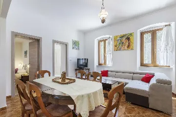 Villa with Pool in Labin for 12 Guests