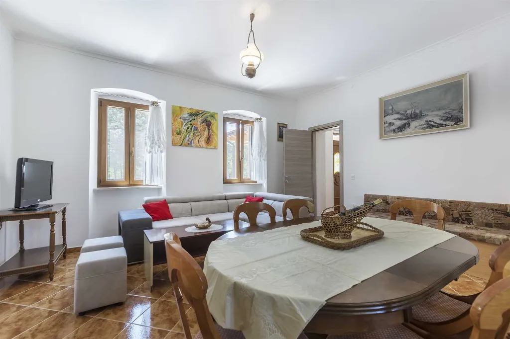 Villa with Pool in Labin for 12 Guests