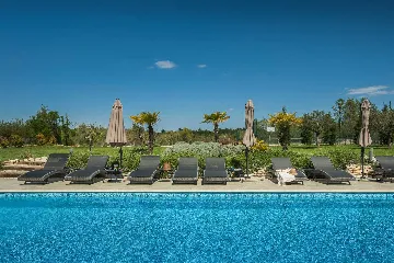 Villa for 14 in Juršići with Spa and Court