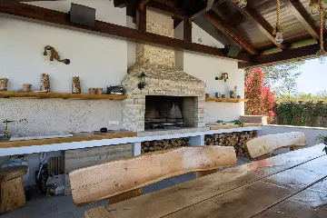 Villa for 14 in Juršići with Spa and Court