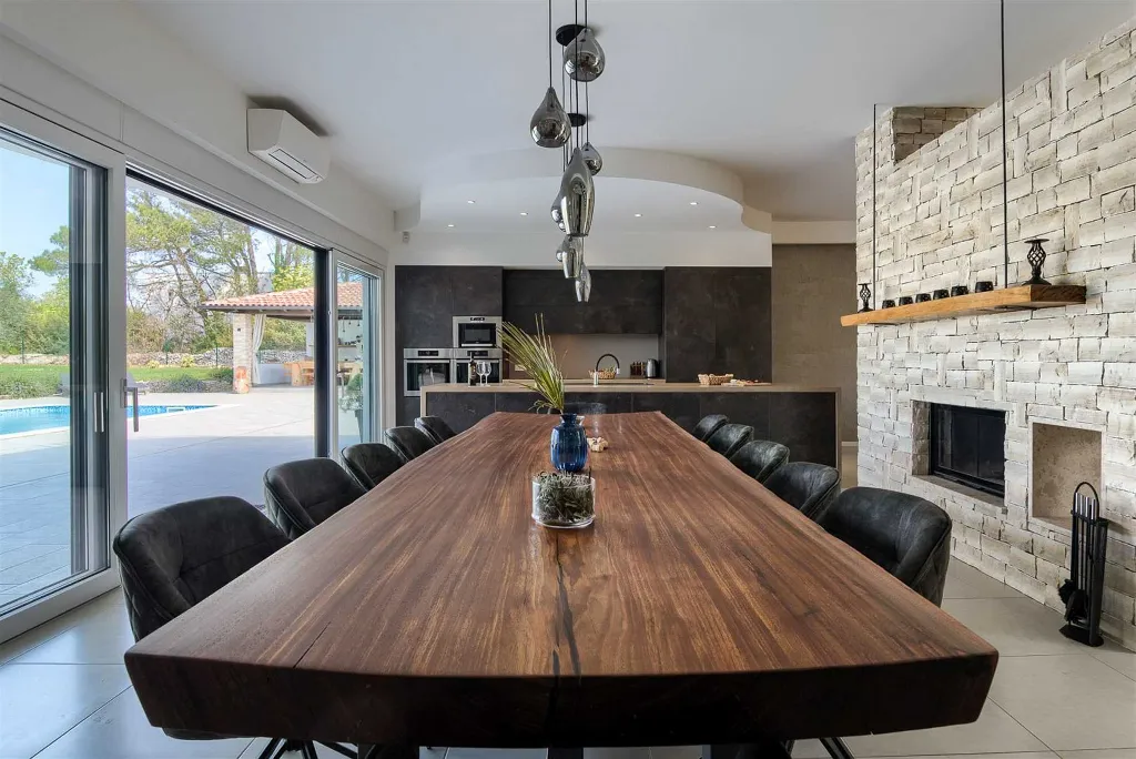 Villa for 14 in Juršići with Spa and Court