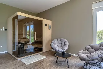 Villa for 14 in Juršići with Spa and Court