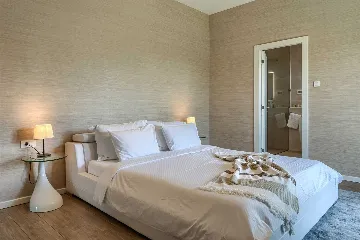 Villa for 14 in Juršići with Spa and Court