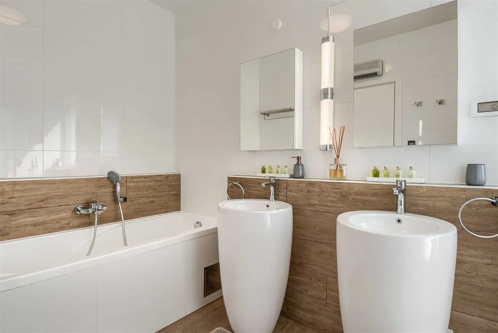 Villa for 14 in Juršići with Spa and Court